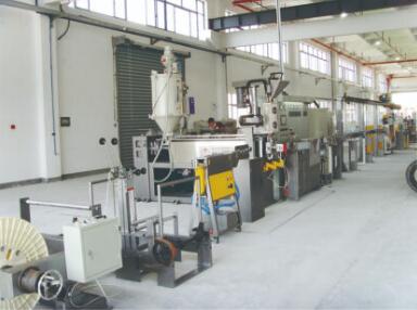 Power plug cable extrusion line